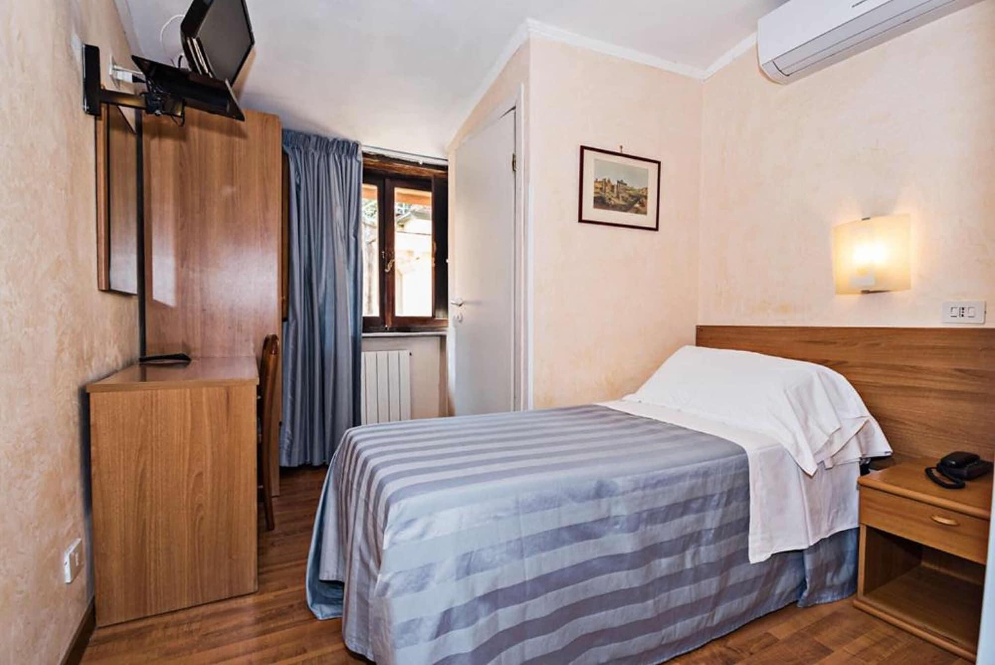Hotel Julia Rome Bagian luar foto