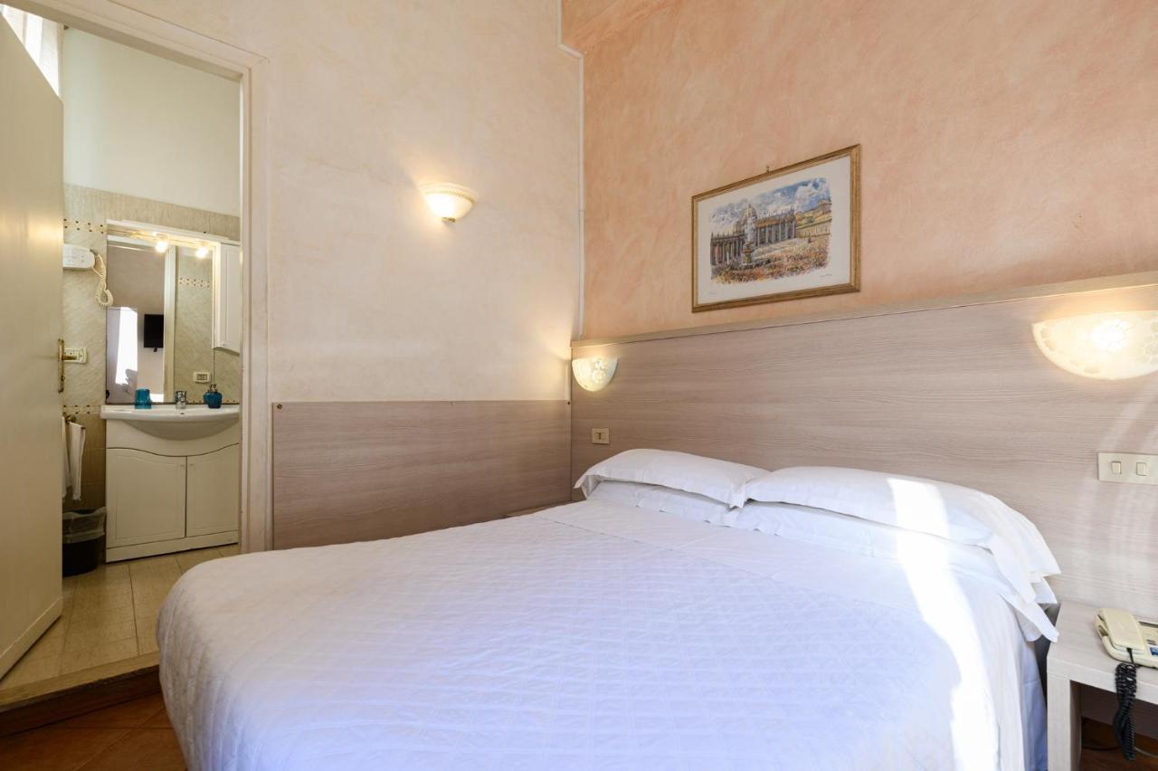 Hotel Julia Rome Bagian luar foto