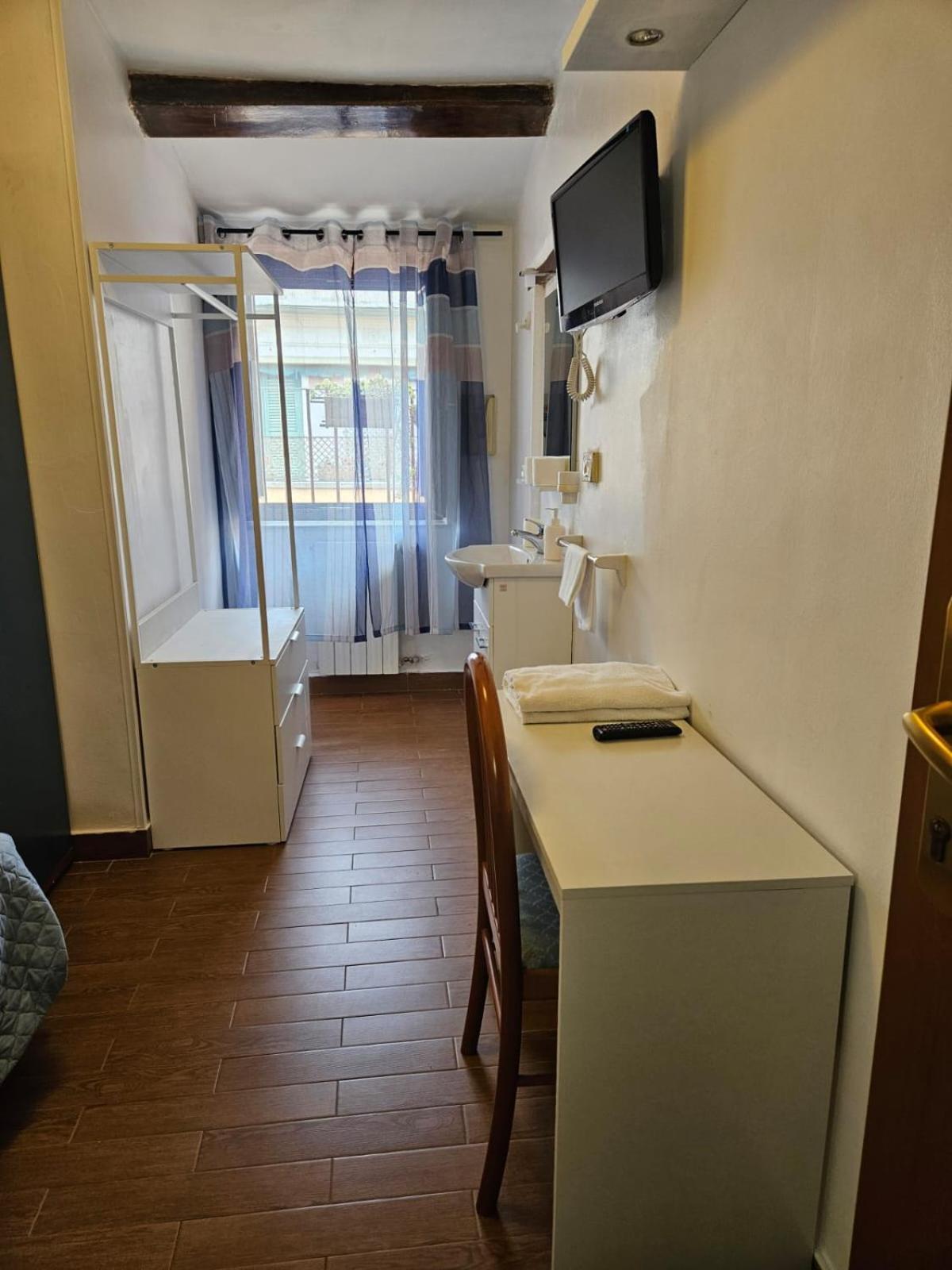 Hotel Julia Rome Bagian luar foto