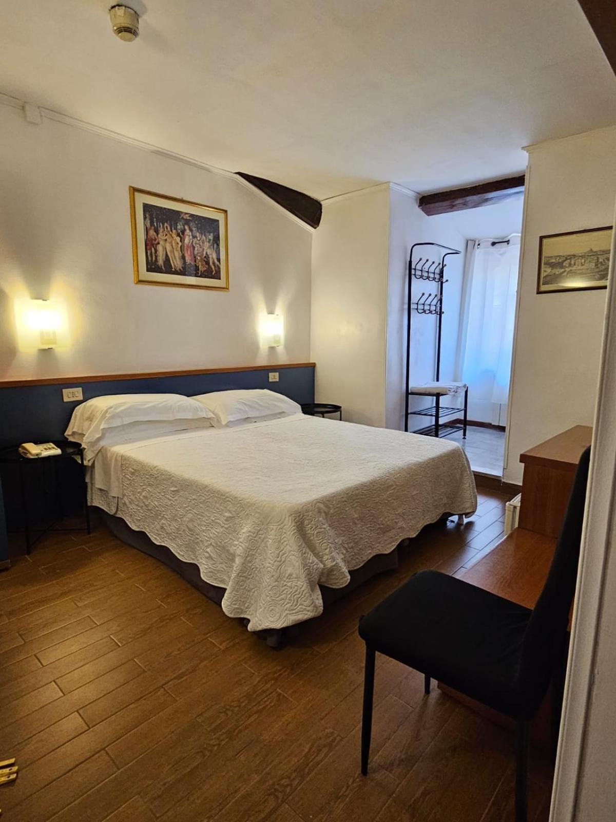 Hotel Julia Rome Bagian luar foto
