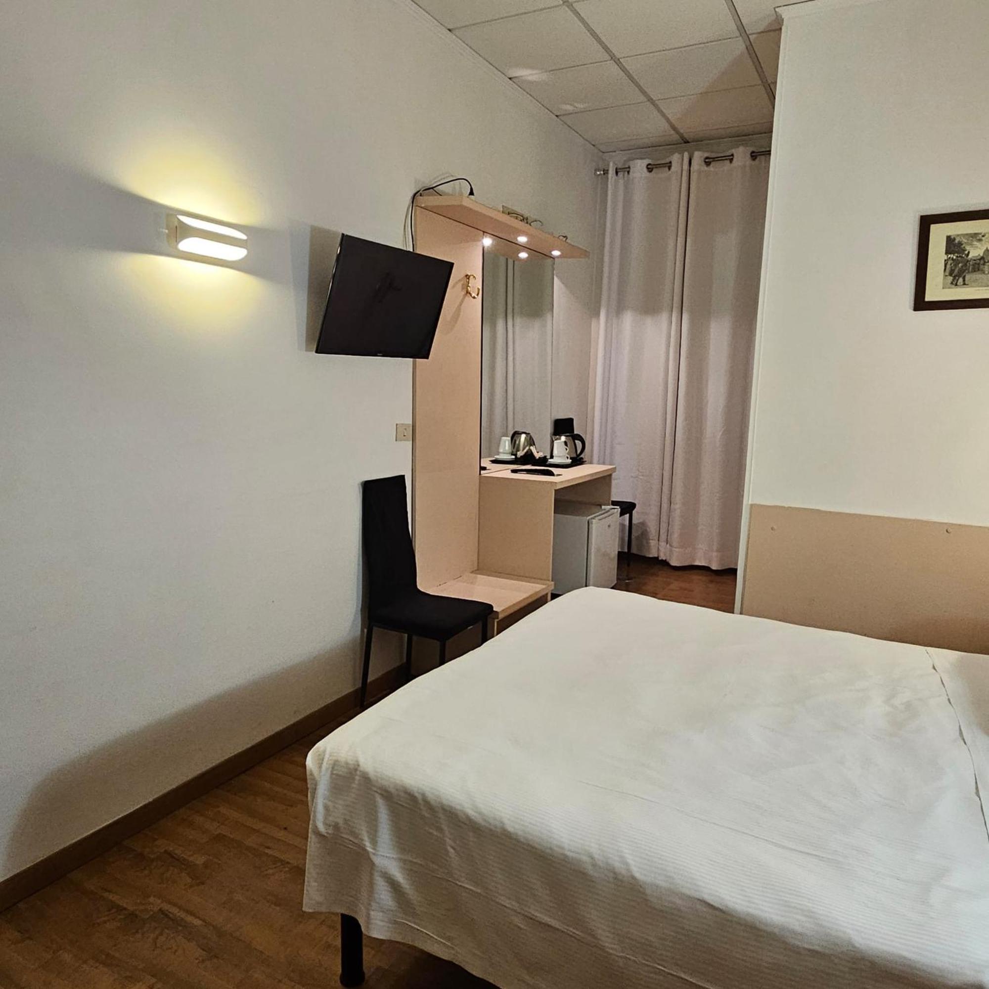 Hotel Julia Rome Bagian luar foto