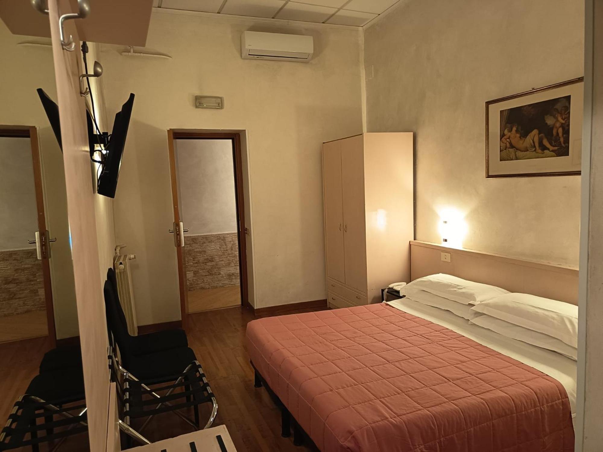 Hotel Julia Rome Bagian luar foto